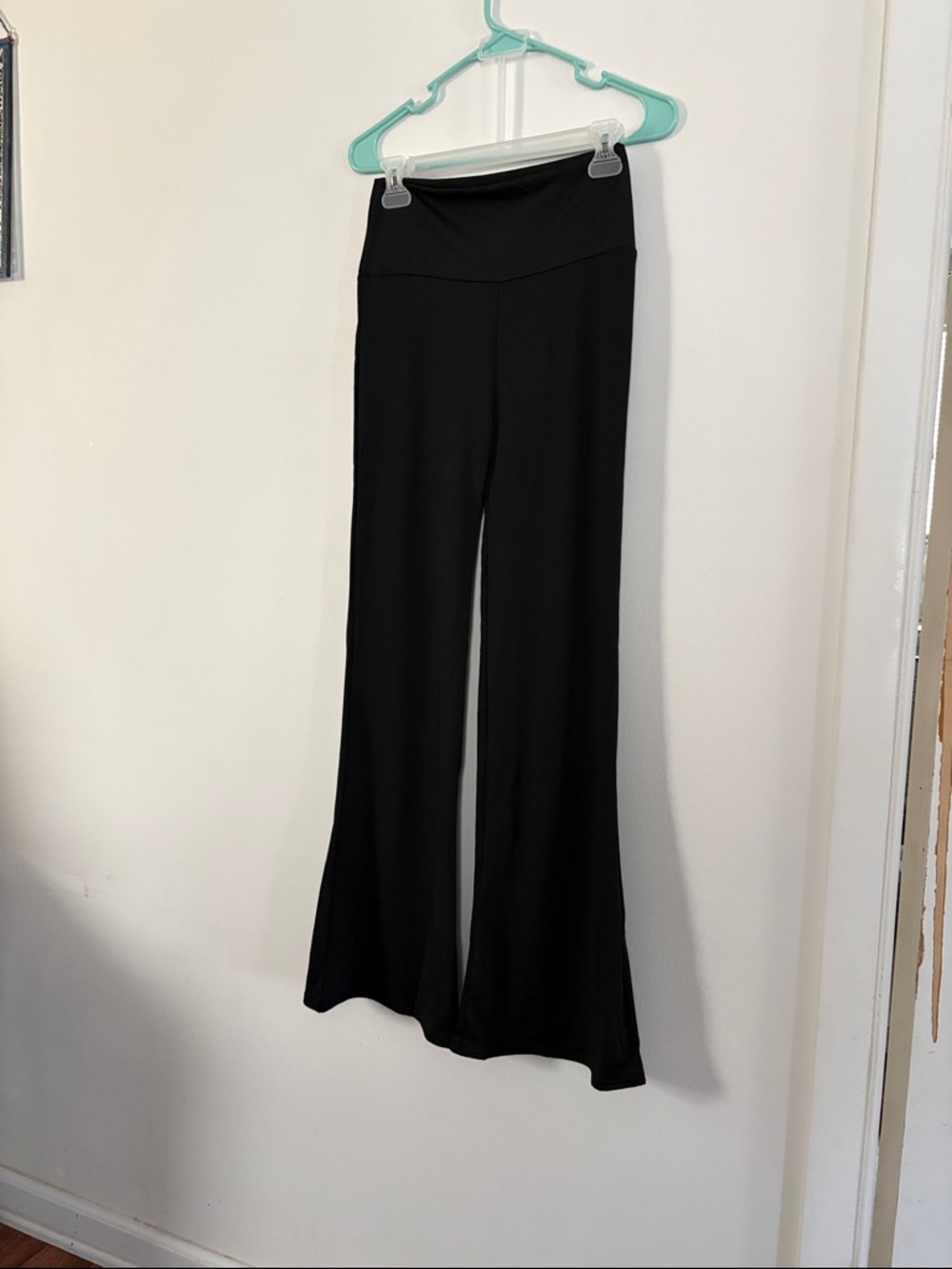 Women's Black Flared Yoga Pants